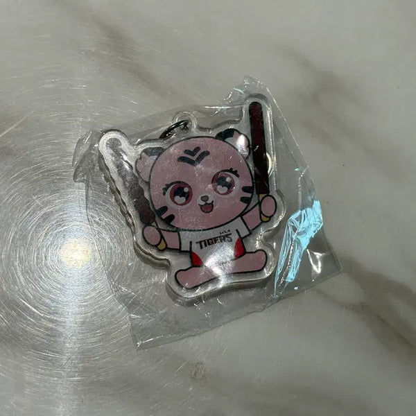 [BUNJANG] KIA Tigers KBO Acrylic Keyring Pepero Collaboration / kbo KIA 기아 타이거즈 아크릴 키링 빼빼로