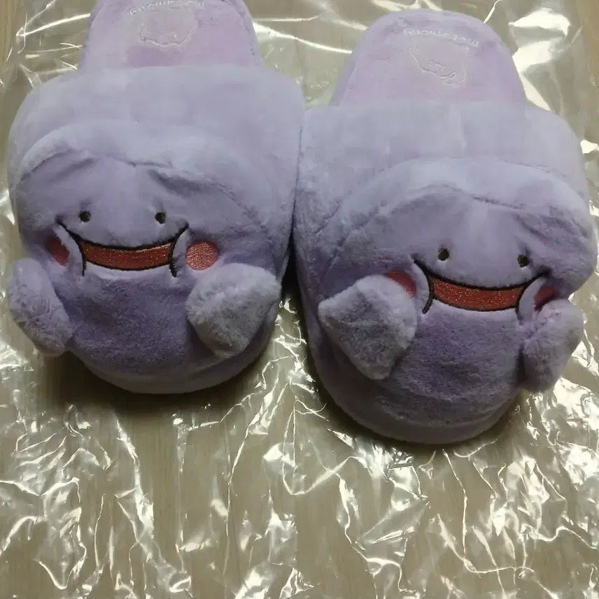 [BUNJANG] Pokemon Metamon Action Slippers - Large / 말랑말랑 메타몽의 하루 액션 슬리퍼 L사이즈