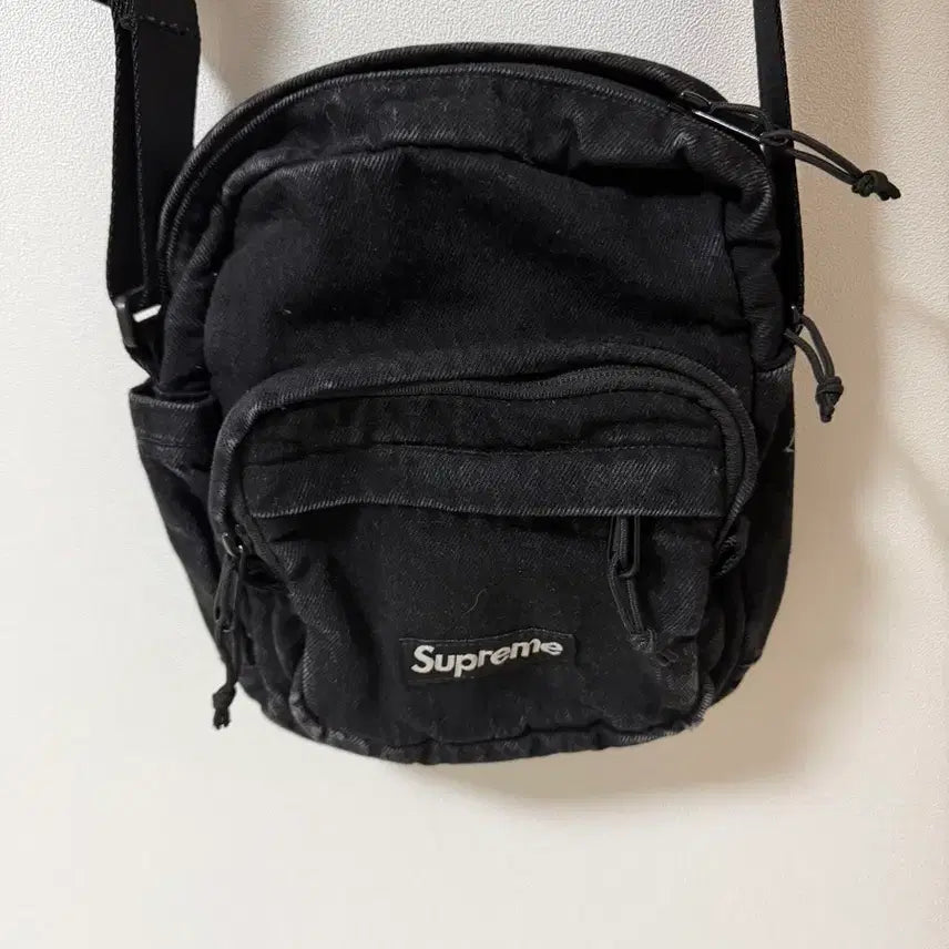 [BUNJANG] Supreme Denim Crossbody Bag Black FW25 / 슈프림 데님 크로스백 블랙 25FW