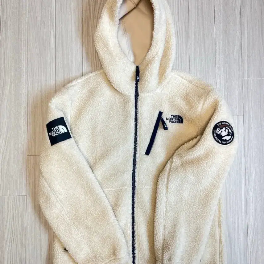 [BUNJANG] The North Face Cream White Label Remo Hood Fleece Jacket XL (105) / 무배) 노스페이스 크림 화이트라벨 리모 후드 플리스 재킷 XL(105)