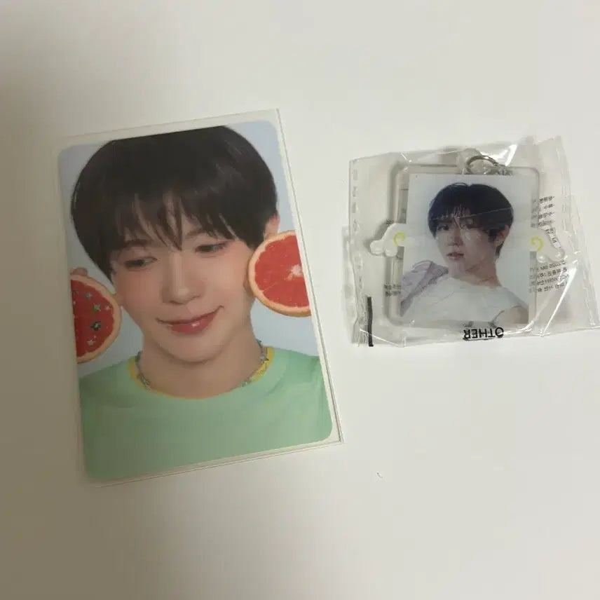 [BUNJANG] NCT Wish Ryo Birthday Megacoffee Charm Photocard & 7-Eleven Keyring / 료 생일기념 가격내림!) 엔시티 위시 료 메가커피 부적포카 세븐일레븐 키링