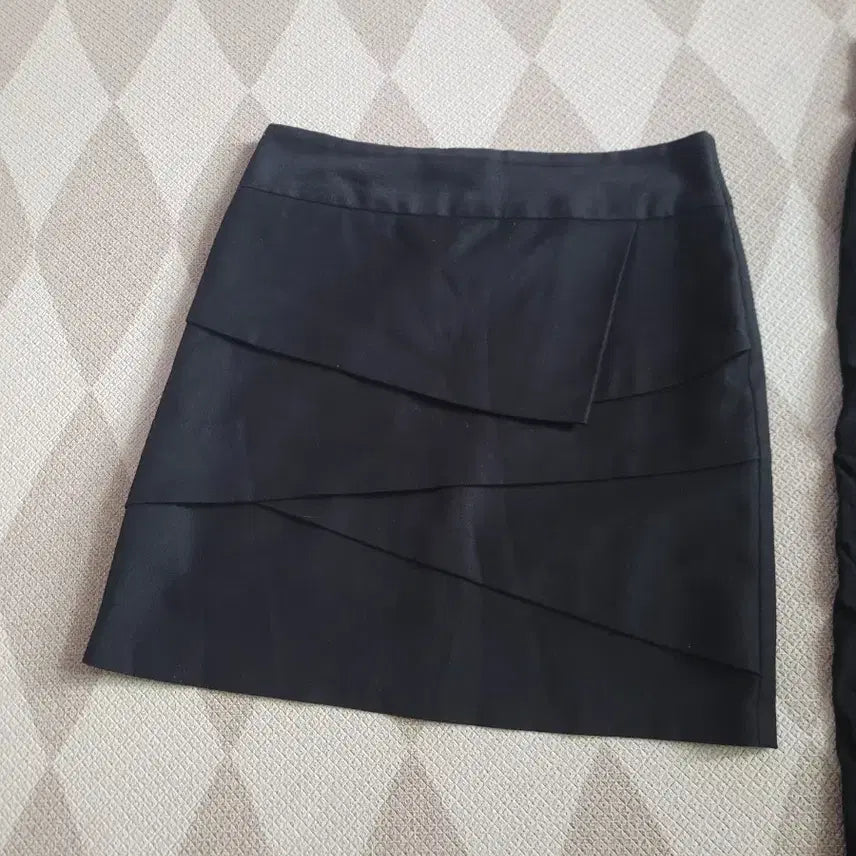 [BUNJANG] Black Wrap Midi Skirt with Shorts / 블랙 랩 스커트. 반바지그냥같이드림