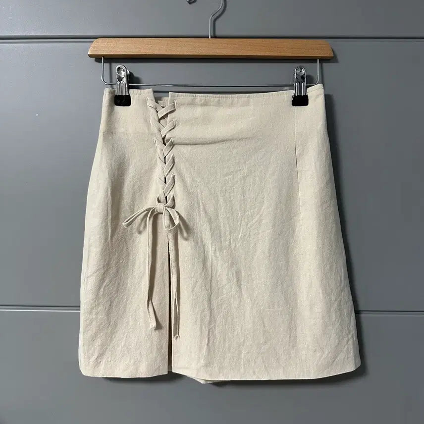 [BUNJANG] Linen Lace-Up Mini Skirt with Straps / 베이지색 끈 나시 꼬임 린넨 레이스업 미니 스커트