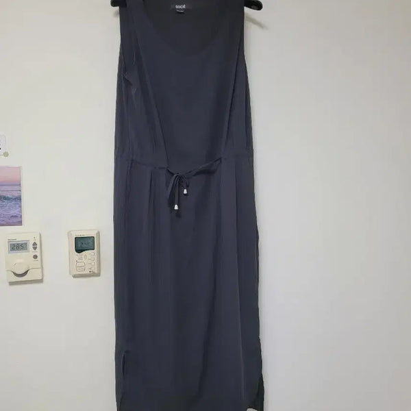 [BUNJANG] SOCIE Black Sleeveless Chiffon Maxi Dress / SOCIE 쉬폰  블랙 민소매 롱 원피스예요 호칭 85-91-160허리 스트링으로 사이즈 조절이 가능하며, 편안하게 착용하실 수 있어요속치마가 전체적으로 들어있어서 비침 없음