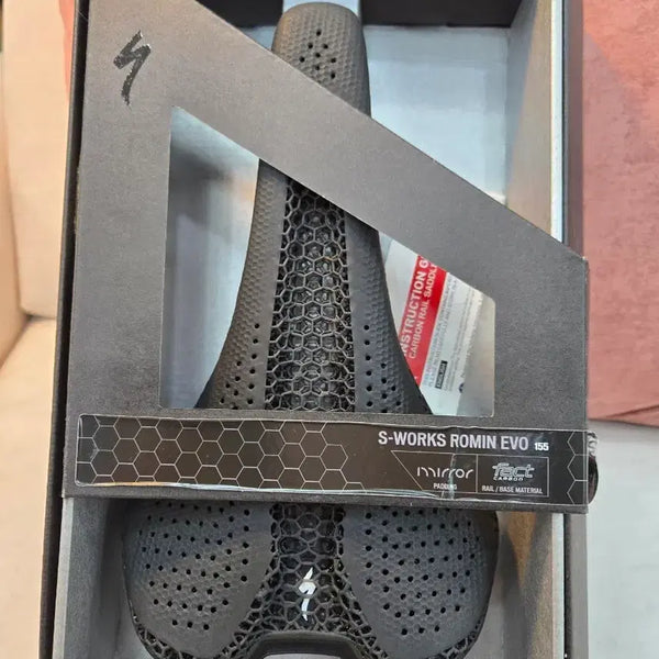 [BUNJANG] Specialized Romin Evo Mirror Road Bike Saddle 155mm New / 에스웍스 로민에보 미러 로드자전거안장 155 새제품