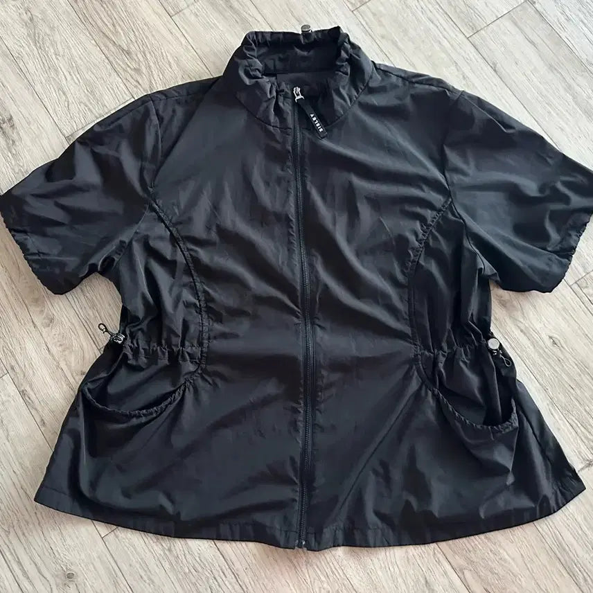 [BUNJANG] Sisley Black Short Zip-Up Jumper / String Windbreaker / 시슬리SISLEY 블랙 쇼트 집업점퍼,반팔스트링바람막이