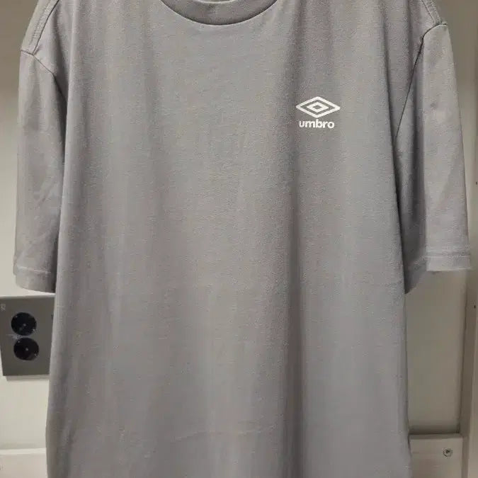 [BUNJANG] Umbro T-Shirt / (옷장 대방출)엄브로 반팔티 팝니다(A급)
