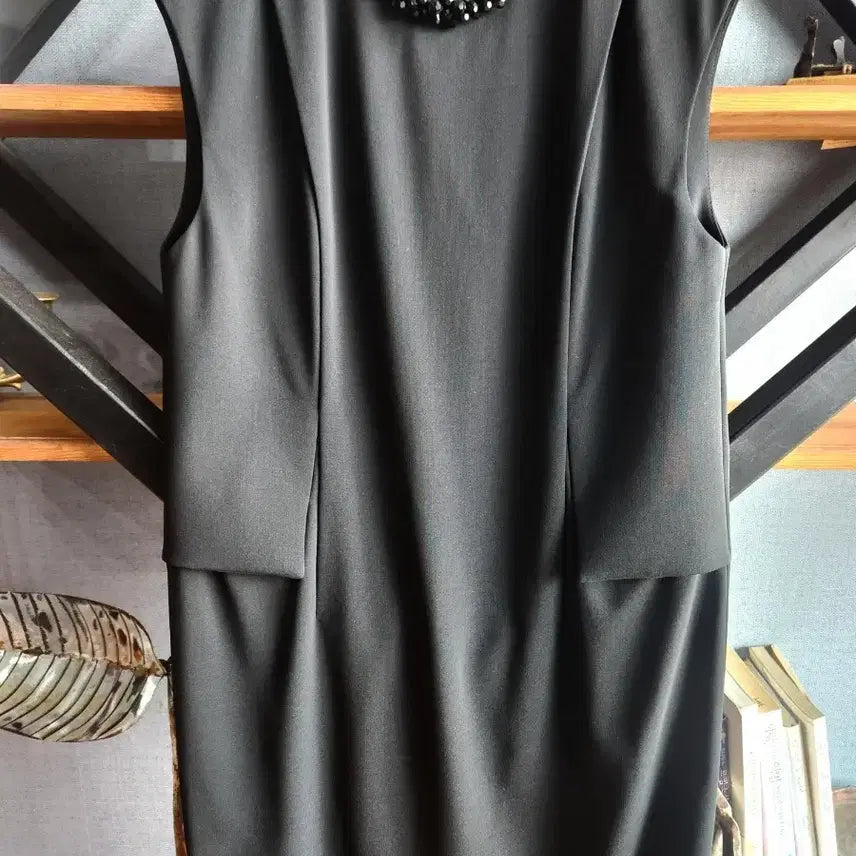 [BUNJANG] LEBESIGE Black Sleeveless Dress / 르베이지 블랙민소매 원피스