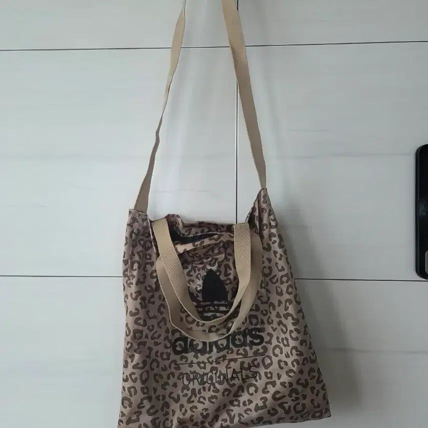 [BUNJANG] Adidas Originals Leopard Pattern Shoulder Bag / 아디다스 오리지널 레오파드 패턴 숄더백