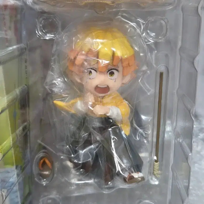 [BUNJANG] Demon Slayer Zenitsu Agatsuma Rainy Day Limited Edition Figure / 새상품)귀멸의 칼날 장마 피규어 젠이츠