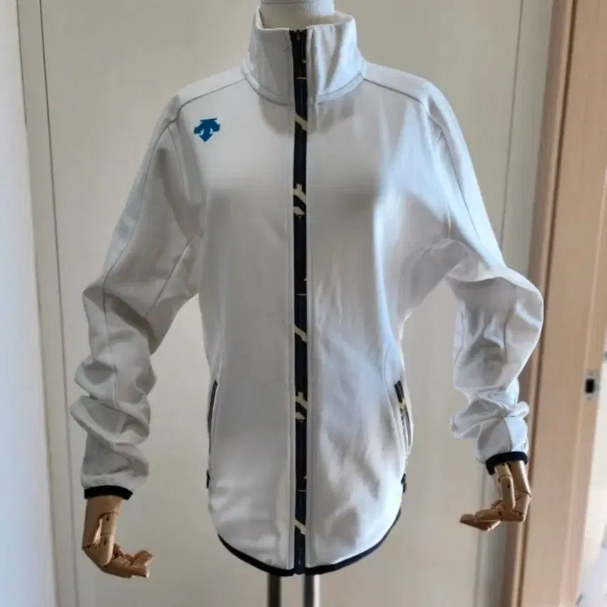 [BUNJANG] Descente Men's Zip-Up Jacket / 데상트 남성 집업 자켓 판매합니다(상태 좋음)