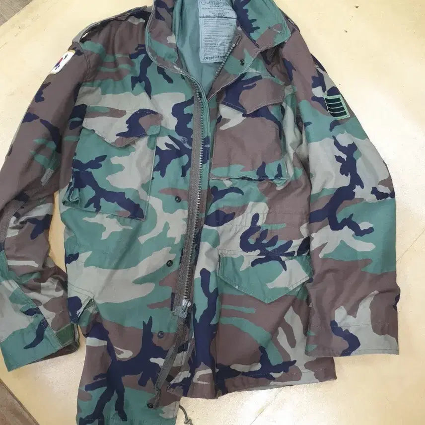 [BUNJANG] M-R US Army Original 4th Gen M-65 Woodland Camo Field Jacket with US 8th Army Patch / [M-R] 미군 오리지널 4세대 M65 우드랜드 카모 필드자켓 (미8군 패치)[상세 설명]