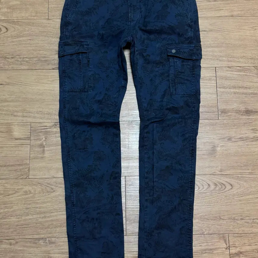 [BUNJANG] Series X DSTREZZED Collaboration Limited Edition Cargo Pants / 시리즈 X DSTREZZED 카고팬츠