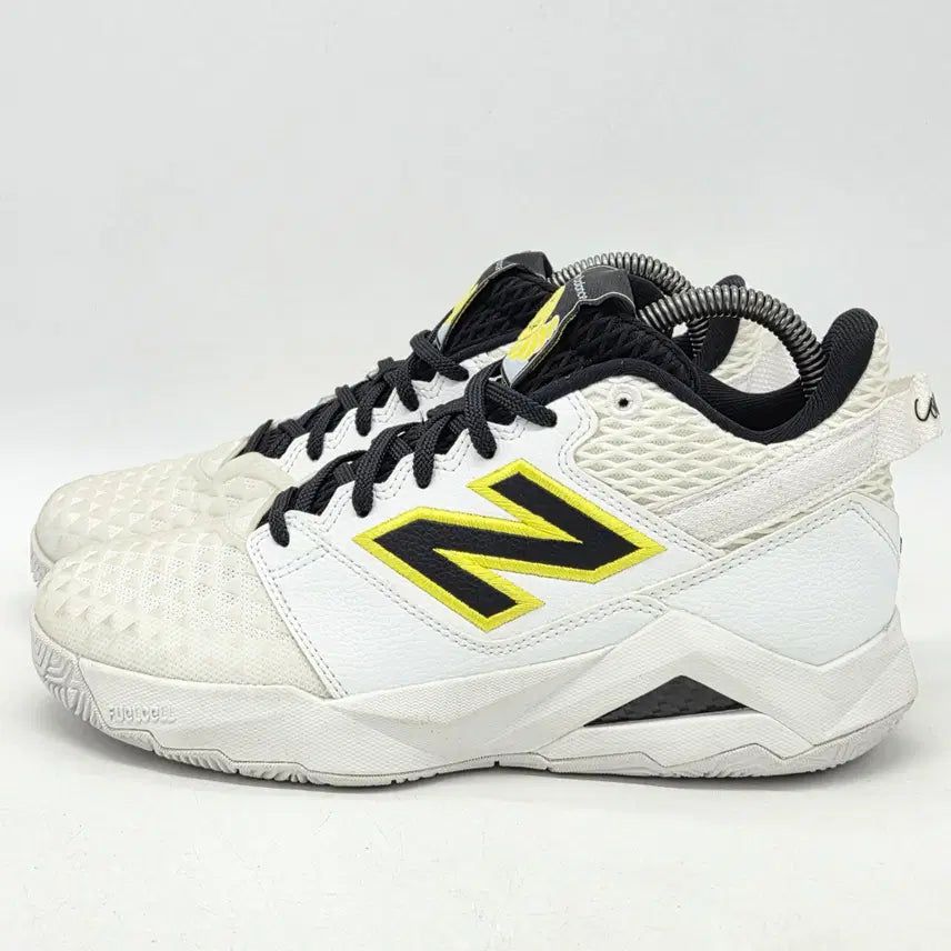 [BUNJANG] New Balance Women's Coco CG2 White Black (250 D) / 뉴발란스 우먼스 코코 CG2 화이트 블랙 (250 D)