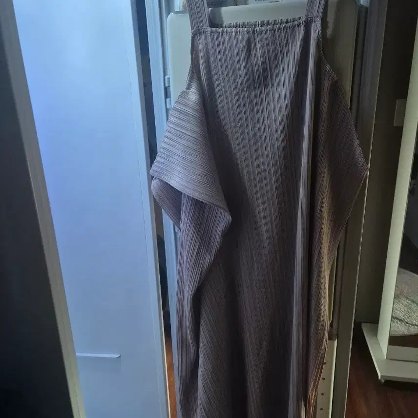 [BUNJANG] Unique Pleated Dress / 플리츠 원피스
