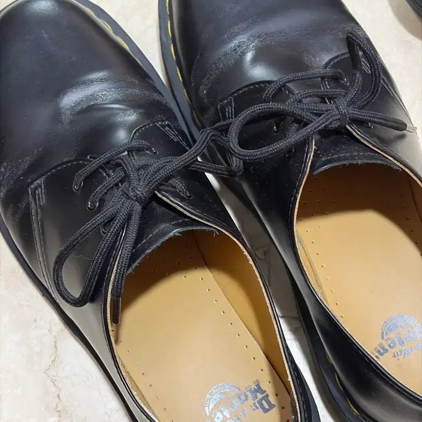 [BUNJANG] Dr. Martens 1461 3-Eye Black Smooth Leather Shoes / 닥터마틴 1461 3홀 블랙 스무스 280