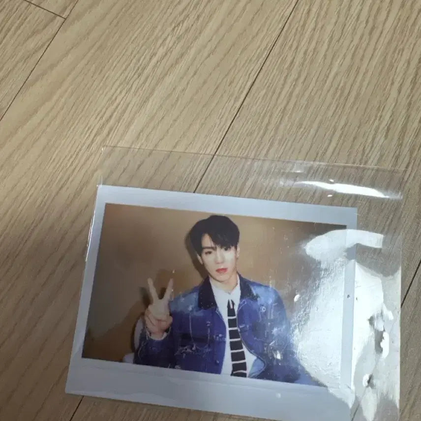 [BUNJANG] MONSTA X Shownu Polaroid / 셔누 폴라로이드. 오늘만 판매 유효