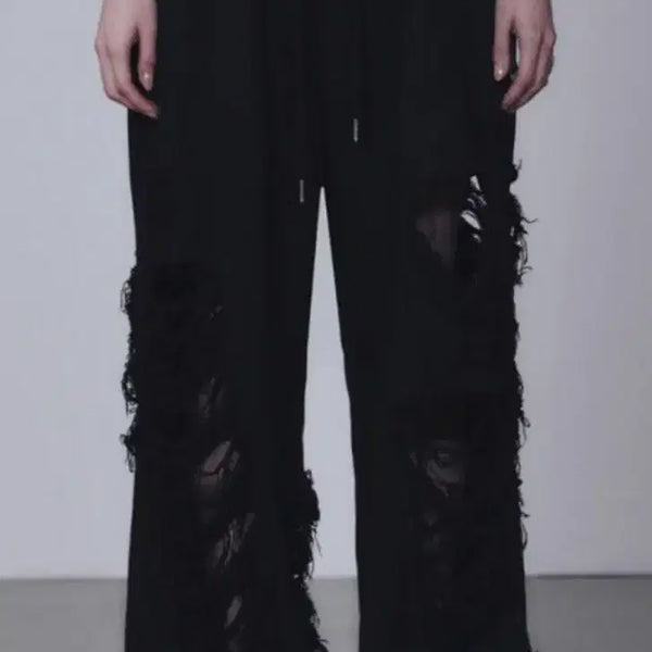 [BUNJANG] Triming Bird Scratch Damage Wide Sweat Pants (Black) / 트리밍버드 스크래치 데미지 와이드 스웻 팬츠(블랙)