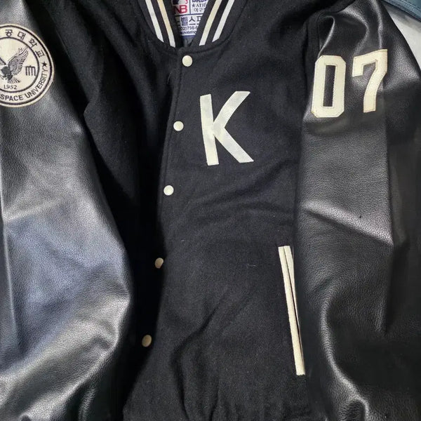 [BUNJANG] Korea Aerospace University Varsity Jacket Black M (95) / M.한국항공대학교 야구 점퍼.  블랙. 95.