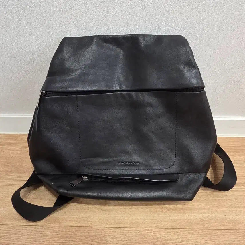 [BUNJANG] Mandarinaduck Leather Backpack Black / 만다리나덕 백팩 블랙