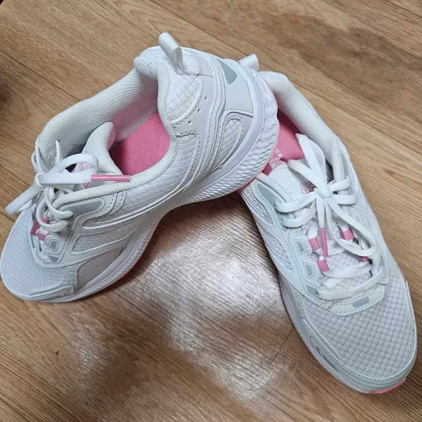 [BUNJANG] Skechers Air-Cool Goga Mat Women's Sneakers White/Pink Size 245mm / 미착용 새것 스케쳐스 에어쿨 고가매트 여성 운동화 사이즈 245mm  택포45000