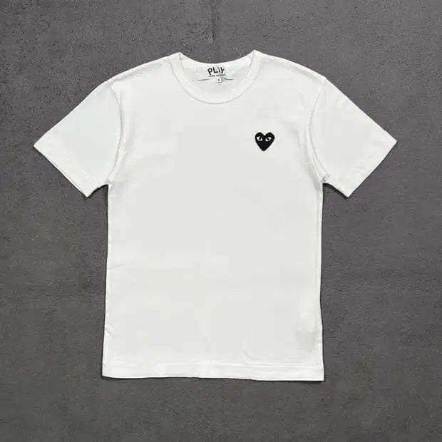 [BUNJANG] Comme des Garçons White T-Shirt Black Heart Patch / 꼼데가르송 흰색 반팔 블랙 와팬
