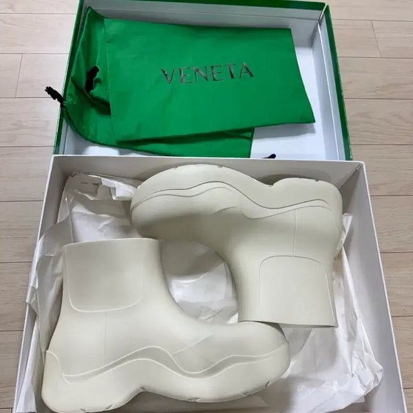 [BUNJANG] Bottega Veneta Puddle Boots - Sea Salt / [41] 보테가베네타 퍼들 부츠 씨솔트