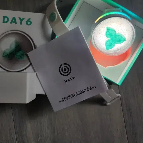 [BUNJANG] DAY6 Official Light Stick Ver. 3 / 마데워치 새 상품 판매합니다.