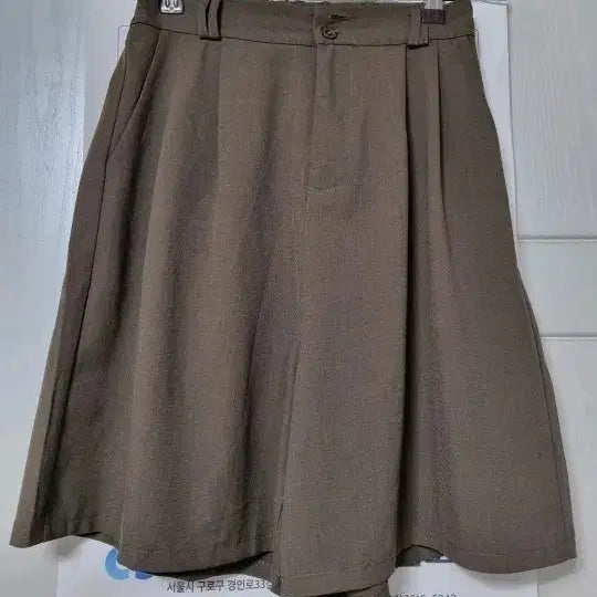 [BUNJANG] Brown Pinched Wide Shorts / 브라운 핀턱 와이드 반바지(1번착용)