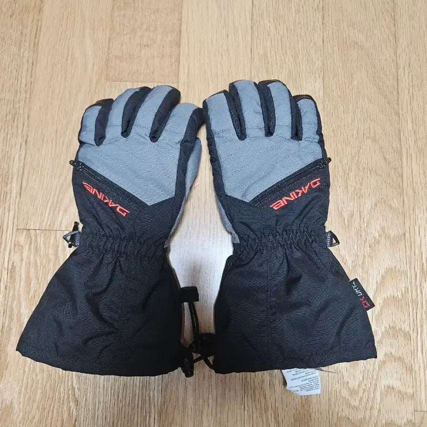 [BUNJANG] Dakine Children's Ski Gloves (Ages 10-12) / 다카인 아동 스키장갑(10-12세)