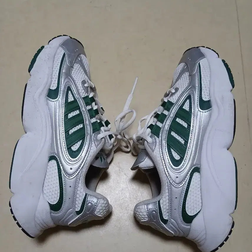 [BUNJANG] Adidas Ozmillen Sneakers Size 275 / 아디다스 오즈밀렌 운동화 275