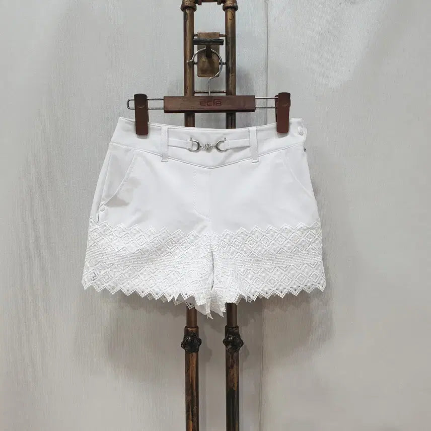 [BUNJANG] Saint Andrews Lace Panel Shorts White S / (JJ30790)세인트앤드류스 레이스배색 반바지 S