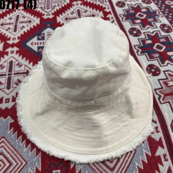 [BUNJANG] White Bucket Hat with Fringed Detail / 벙거지 모자 흰색