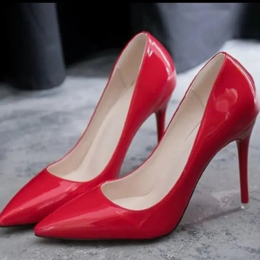 [BUNJANG] Red Enamel High Heels - Size 235 / 레드 하이힐/새상품