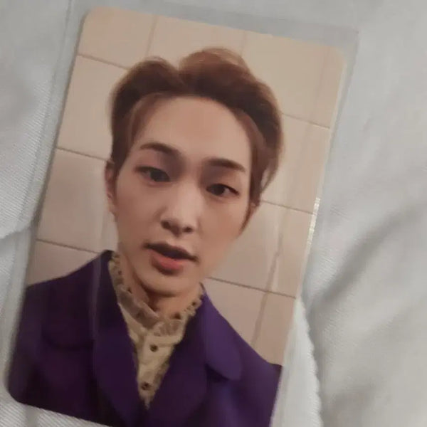 [BUNJANG] SHINee Onew Purple Jacket Photocard / 샤이니 온유 보라색 자켓 포토카드