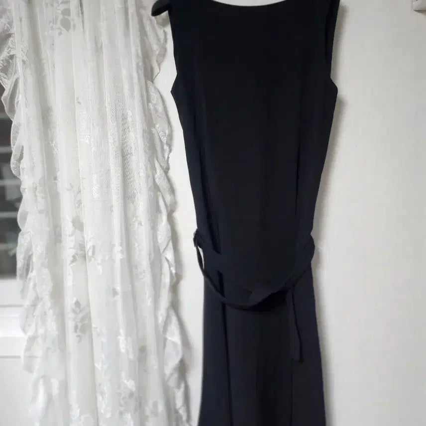 [BUNJANG] TIME Postmodern Black Sleeveless Belted Dress / 타임 포스트모던 블랙 민소매 벨트 원피스