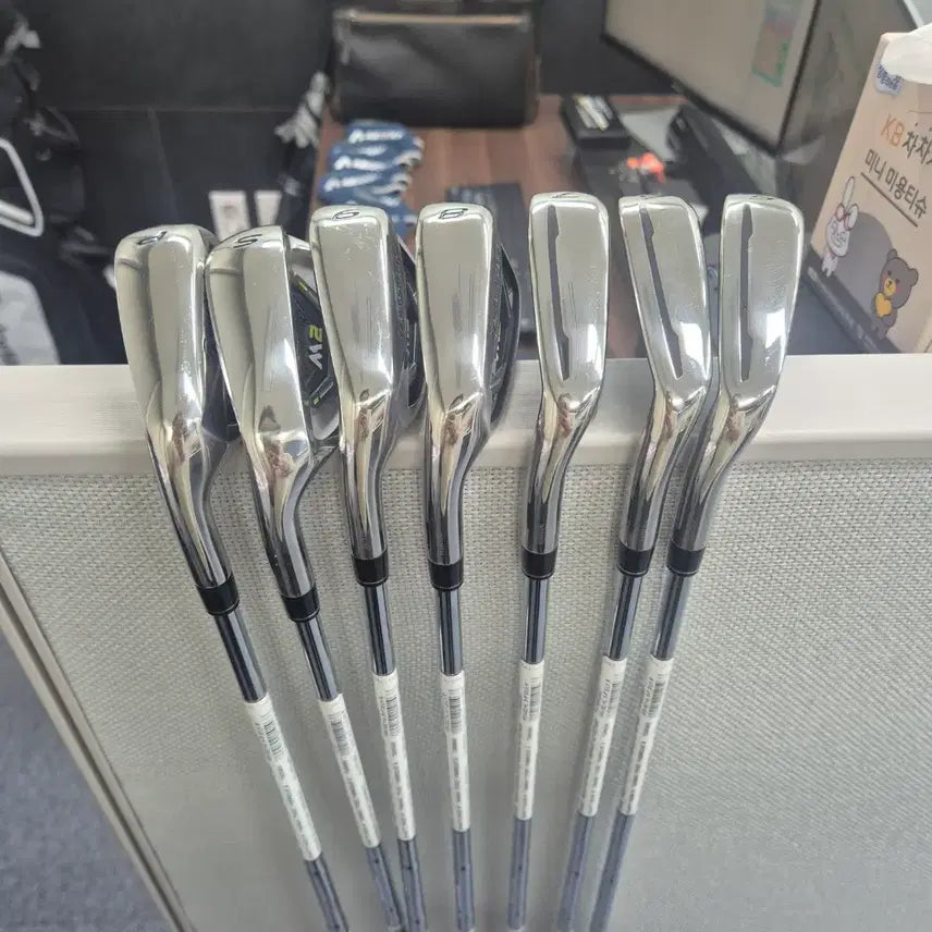 [BUNJANG] TaylorMade M2 Left-Handed Iron Set - Condition A / 테일러메이드 M2 좌타 아이언세트 상태A급