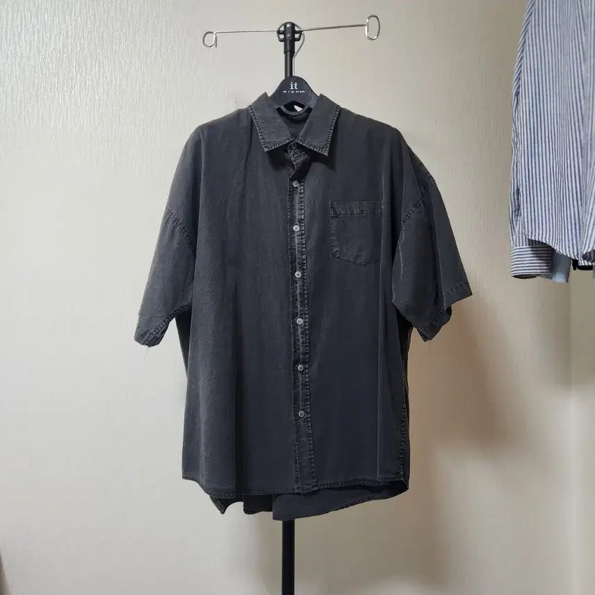 [BUNJANG] GRASS Denim Oversized Short-Sleeve Shirt / GRASS 데님 오버핏 반팔 셔츠 free