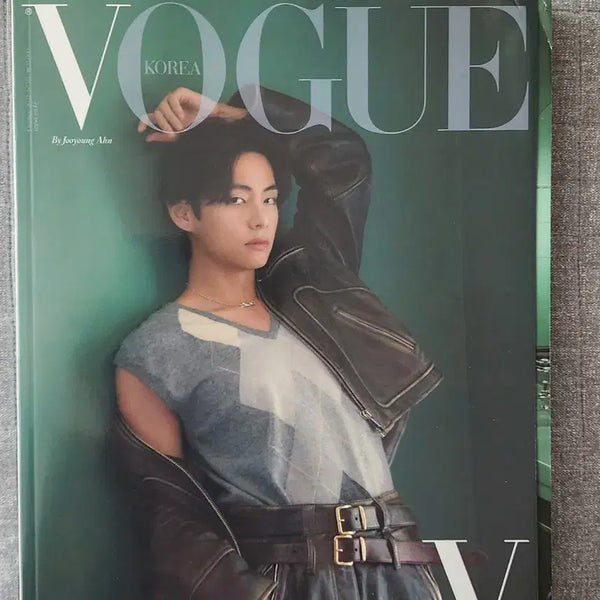 [BUNJANG] BTS V Vogue Magazine / bts 방탄 V 뷔 보그 잡지