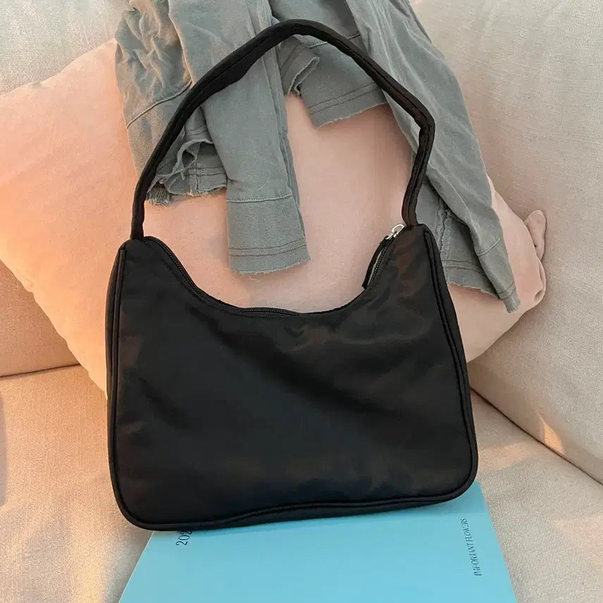 [BUNJANG] Monki Black Shoulder Bag / Monki 스웨덴 브랜드 숄더백 가방 블랙 컬러