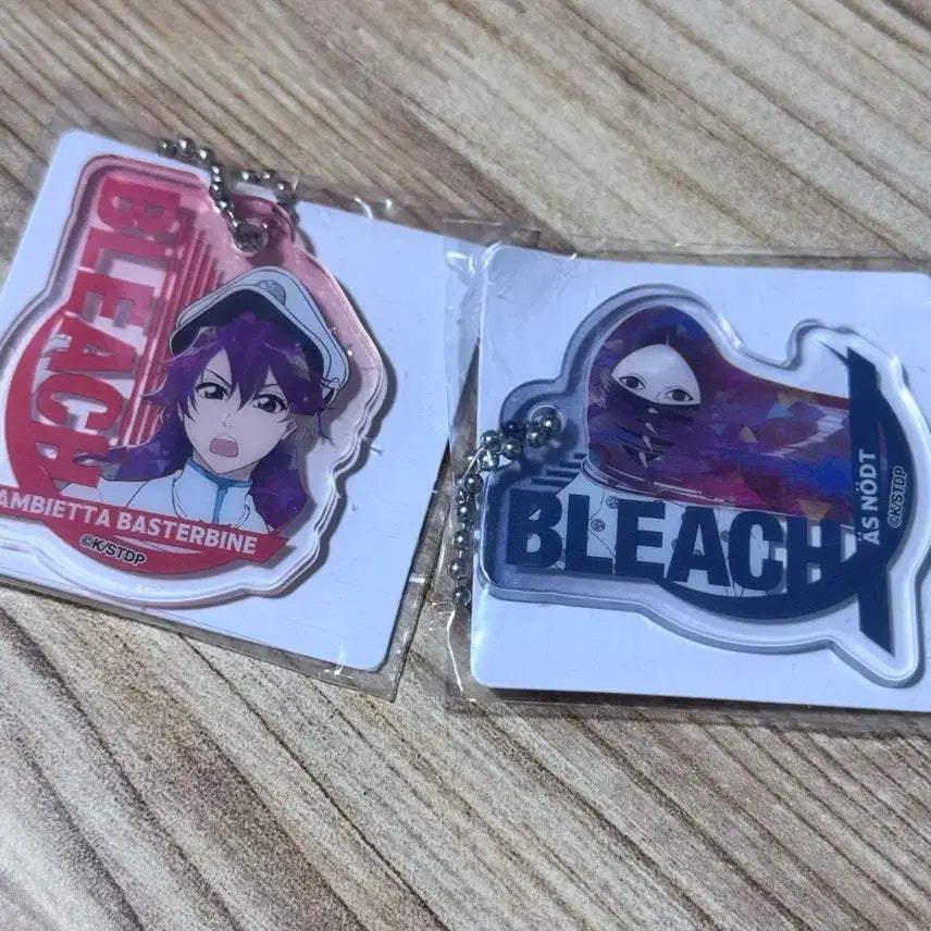 [BUNJANG] Bleach Bambietta B. Antibes & Esnoot Acrylic Keychain Bundle / 블리치 밤비에타, 에스노트 아크릴 키링 일괄 판매