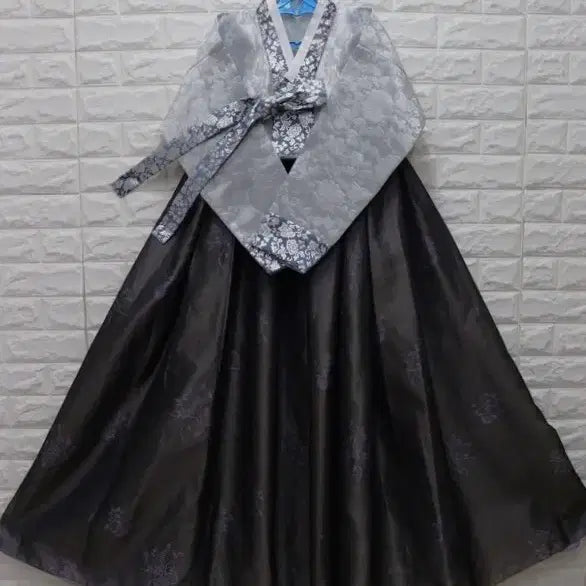 [BUNJANG] Traditional Korean Jacquard Hanbok for Women (Size 77L) / 206 여성한복 전통 쟈가드 여성77L 키160/창고갤러리
