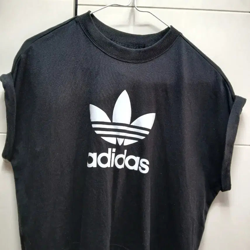 [BUNJANG] Adidas Trefoil Short Sleeve Cropped Cotton T-Shirt Black XS / 아디다스 트레포일 반팔 크롭 면티셔츠 블랙XS