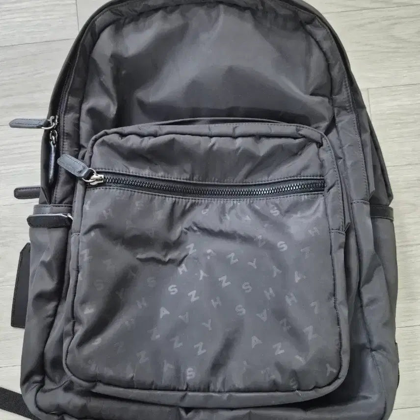 [BUNJANG] Hazzys Backpack / 헤지스 백팩팝니다.