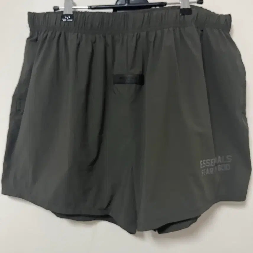 [BUNJANG] Fear of God Essentials Nylon Running Shorts / 피어오브갓 에센셜 나일론 러닝 쇼츠