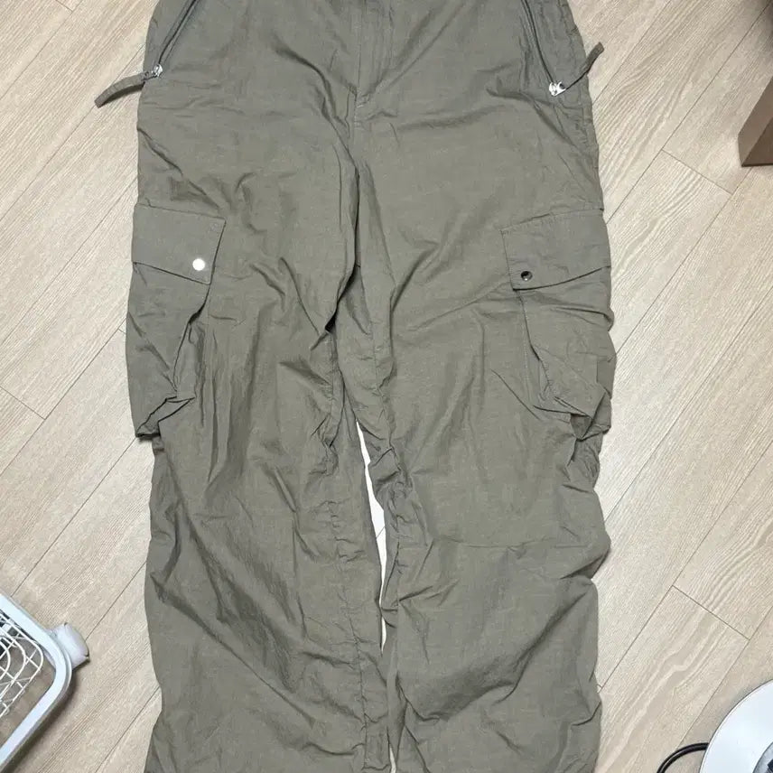 [BUNJANG] INSILENCE Cargo Pants (Khaki) M / 인사일런스 카고 팬츠 (카키) M