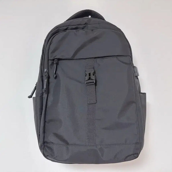 [BUNJANG] Black Backpack with USB Port / 검은색 백팩 (USB 장착 가능)