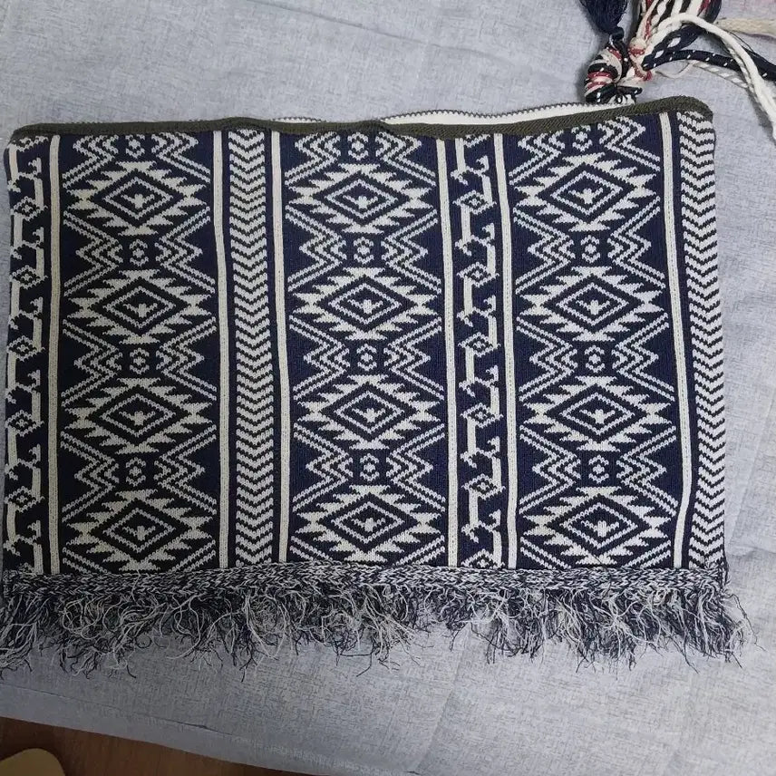 [BUNJANG] Thursday Island Ethnic Pattern Clutch Bag / 써스데이아일랜드 에스닉 패턴 클러치 백