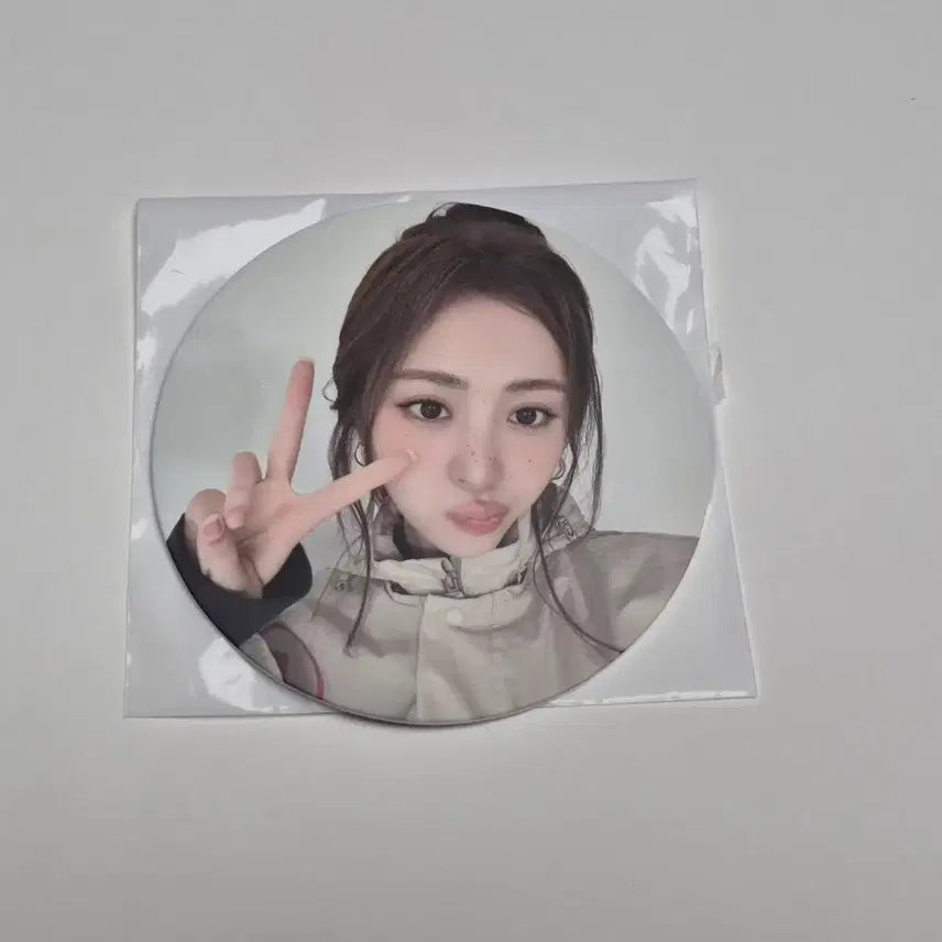 [BUNJANG] LE SSERAFIM Huh Yunjin Osulloc Teacoster / 르세라핌 오설록 오셜록 허윤진 티코스터 양도