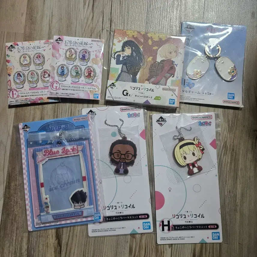 [BUNJANG] Lycoris Recoil, Blue Lock, Quintessential Quintuplets Canvas Board & Acrylic Stand Bundle / 리코리스 리코일 굿즈 캔바스 보드 5등신부 블루록 일괄 제일복권